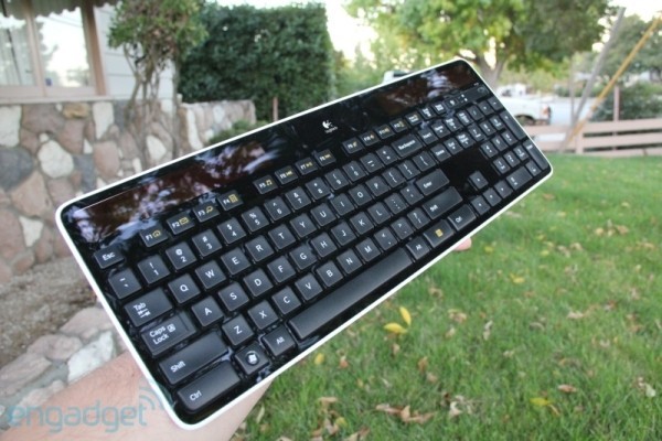  Logitech Wireless Solar Keyboard K750