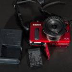 Canon EOS M, baterie si incarcator