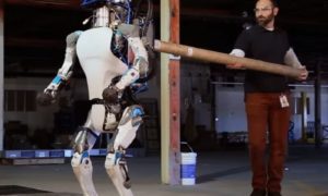 Robotul umanoid Atlas de la Boston Dynamics