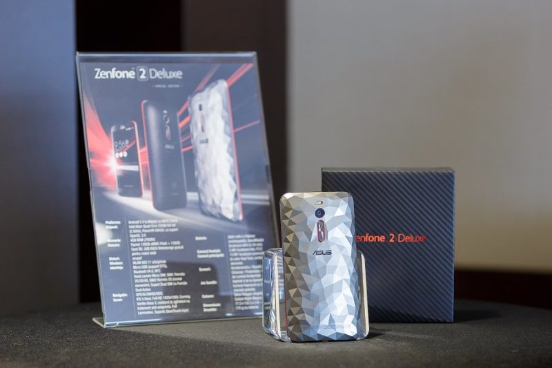 ASUS ZenFone 2 Deluxe Special Edition 