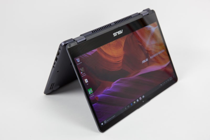 ASUS VivoBook Flip 14 TP401 în modul cort