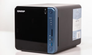 QNAP TS-453B