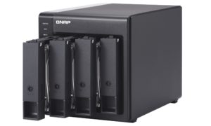 QNAP TR-004