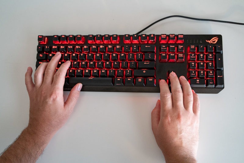 Tastatura de gaming ROG Strix Scope - review