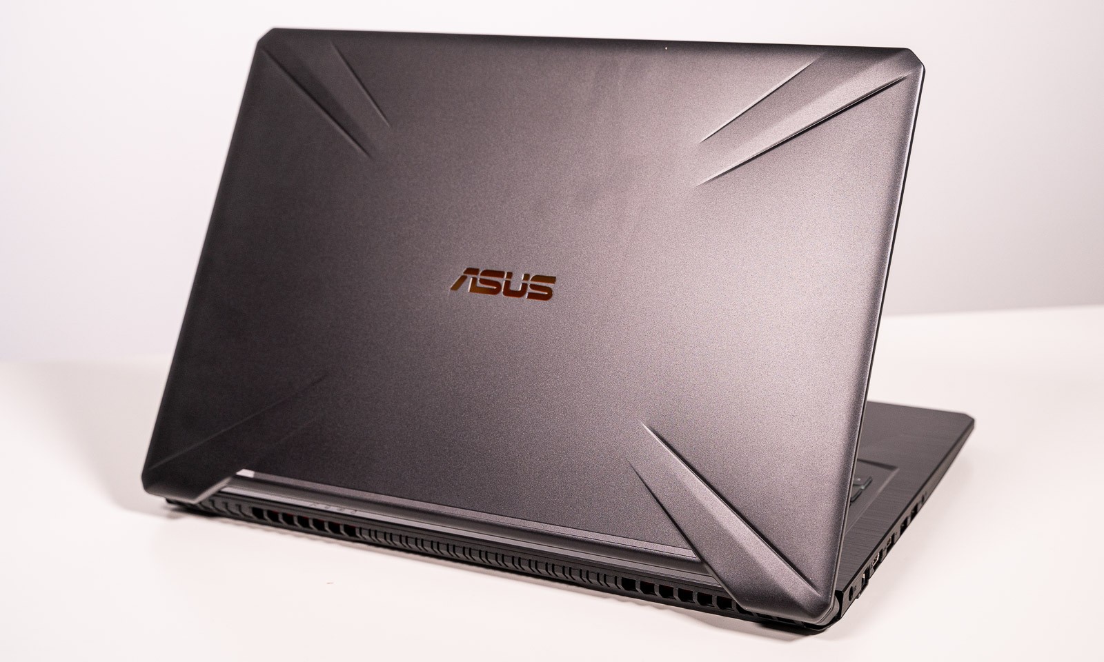 Laptop de gaming ASUS TUF Gaming FX705DU