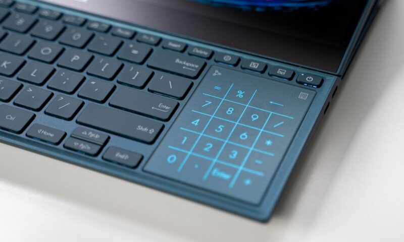 NumberPad-ul de pe ZenBook Pro Duo 15 (UX582)