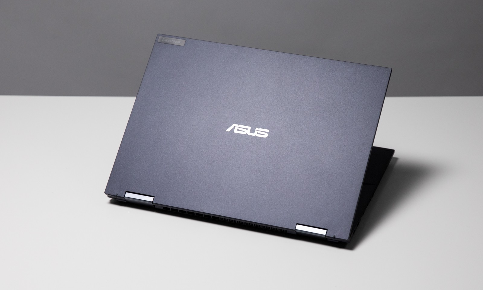 Laptop ASUS Expertbook B7402FE