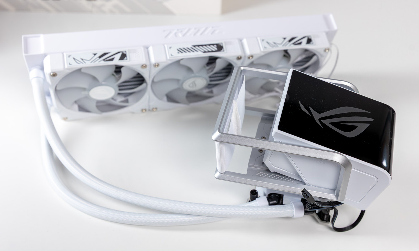 ROG Ryuo IV SLC 360 ARGB