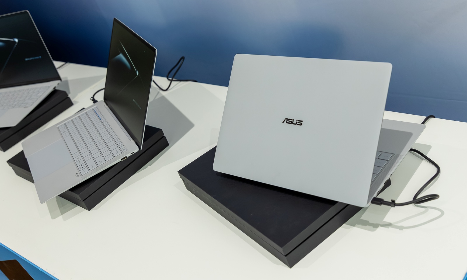 ASUS ExpertBook Ultra